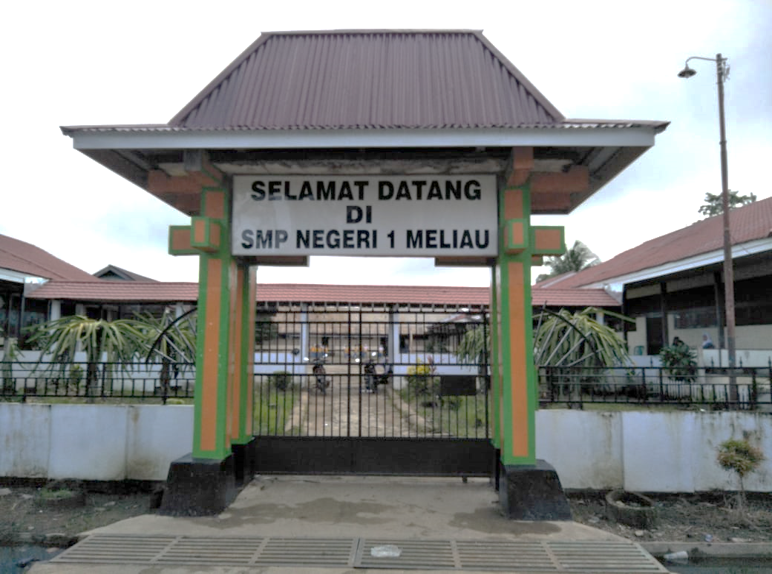 Photo Gerbang SMPN 1 Meliau